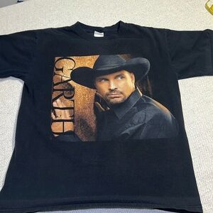 Garth Brooks Tee. Kansas City 2007.  Ultimate Garth. Ultimate hits. Size Medium